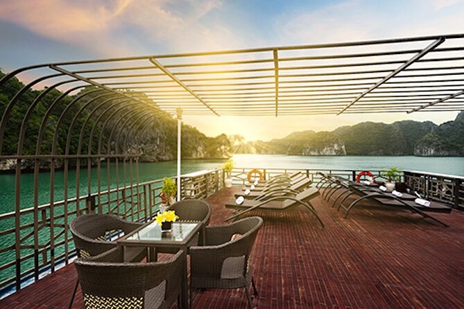 HaLong - LanHa Bay 2 Nights with La Pandora Boutique Cruises - Day 3 in Hạ Long Bay: Dark & Bright Cave and a relaxed end to the cruise