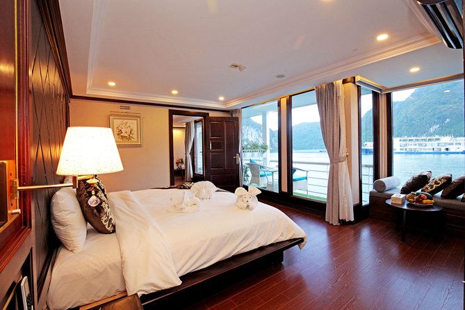 Halong - LanHa Bay with 3.5star La Pinta Cruise 3days/2nights - Getting to Tuan Chau and Boarding La Pinta