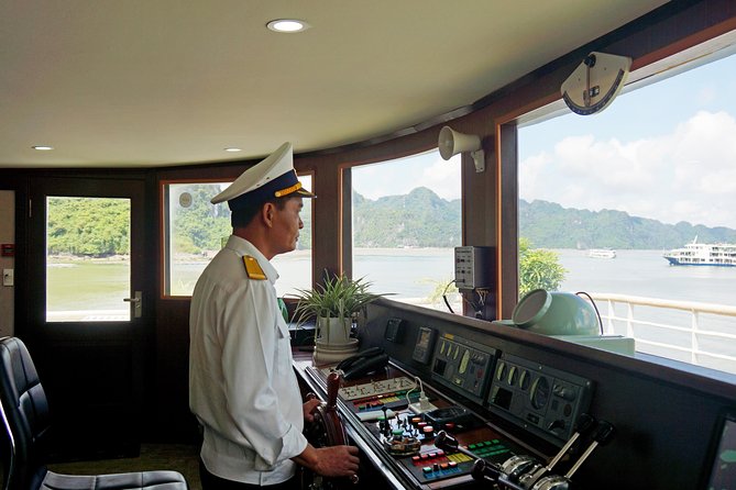 Halong - LanHa Bay with 3.5star La Pinta Cruise 3days/2nights - Halong Bay to Ong Cam: the best of Day 1