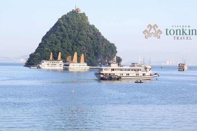 Halong Luxury Cruise 2D/1N: Kayaking, Swimming, Titop island, meals, best prices - Why This Luxury Ha Long Bay Cruise Feels Calm