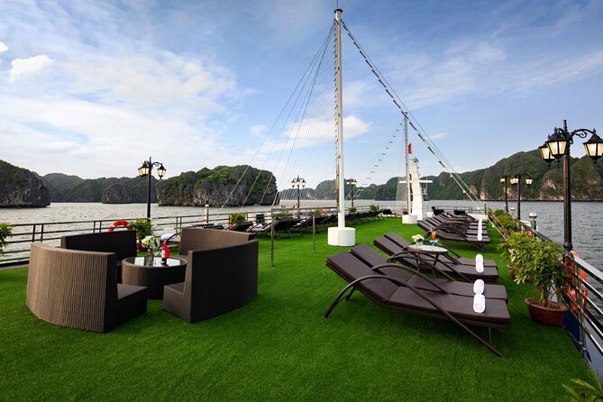 Halong Pandora 5 Star Cruise 2D1N-All Inclusive, cave, transfer - Day 1, from boarding to sailing: lunch, cooking class, and an evening routine