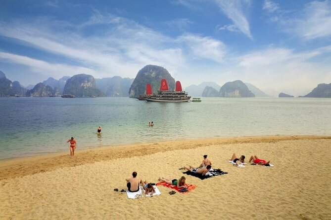 Halong Pandora 5 Star Cruise 2D1N-All Inclusive, cave, transfer - Cave visit and kayaking: the best moments are short and scheduled tight