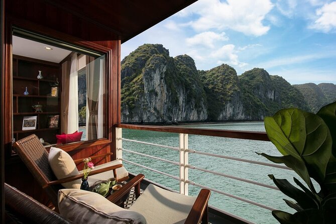 Halong Pandora 5 Star Cruise 2D1N-All Inclusive, cave, transfer - Dinner and night-on-board: food quality swings, but crew energy can save it