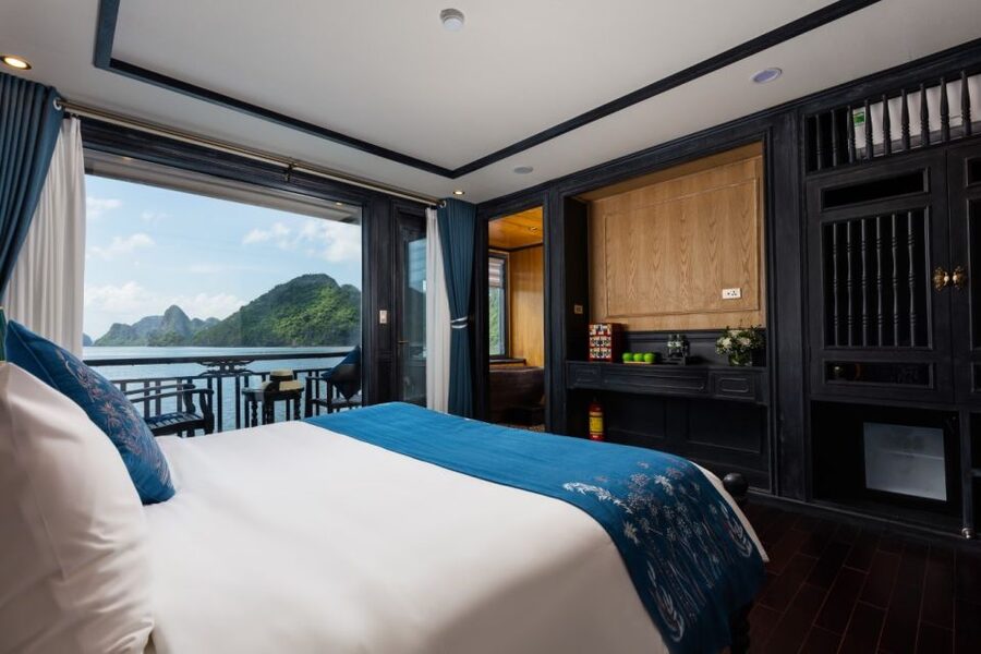 Hanoi: 2-Day Halong & Lan Ha Bay 5-Star Cruise with Balcony - Food on Board: Set Menus, Vegetarian Options, and Fish-Based Reality
