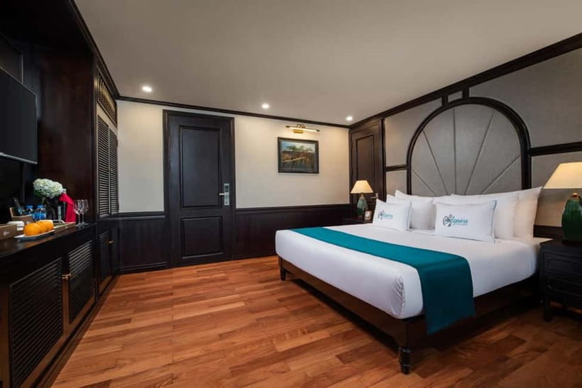 Hanoi: 2-Day Halong, LanHa 5-Star Cruise w/ Balcony &Bathtub - Lan Ha Bay kayaking: clear water and quieter coves