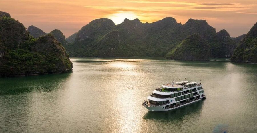 Hanoi: 3-Day Ha Long/Lan Ha Bay Cruise with Private Balcony - Key reasons this cruise works