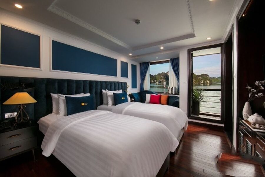 Hanoi: 3-Day Ha Long/Lan Ha Bay Cruise with Private Balcony - Day 3: Dark Cave and Bright Cave on bamboo boats