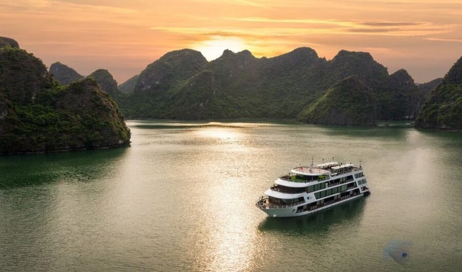 Hanoi: 3-Day Ha Long/Lan Ha Bay Cruise with Private Balcony - Your cabin setup and what you actually get onboard