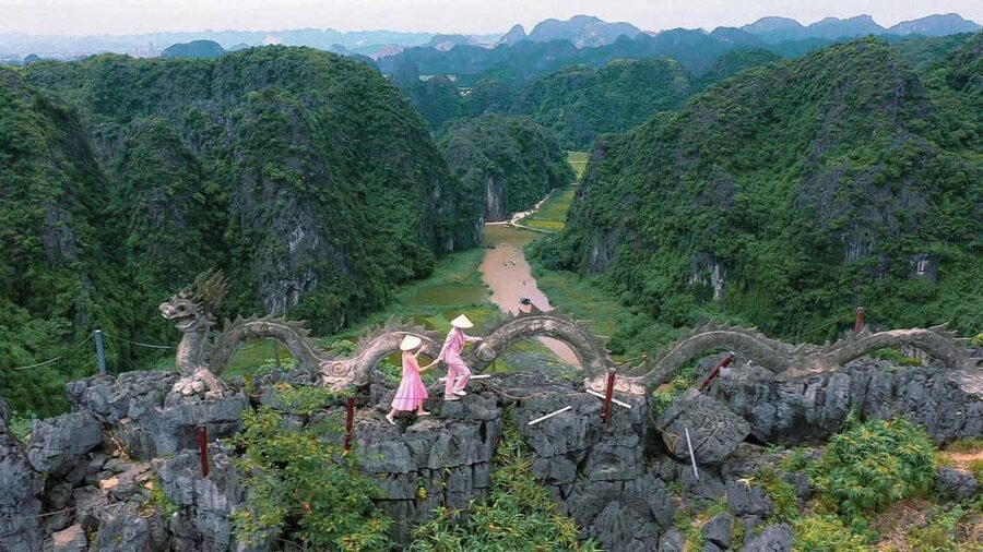 Hanoi: 3-Day Ninh Binh, Ha Long & Bai Tu Long Cruise UNESCO - Day 3 morning: Tai Chi deck session and Thien Canh Son Cave