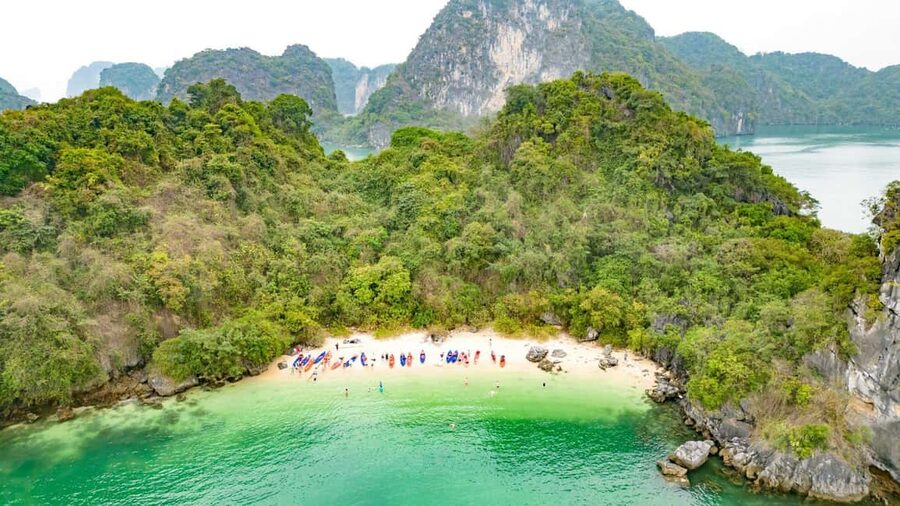 Hanoi: 3-Day Ninh Binh, Ha Long & Bai Tu Long Cruise UNESCO - Bai Dinh Temple complex: 500 Arhats, a 36-ton bell, and an electric-car ride
