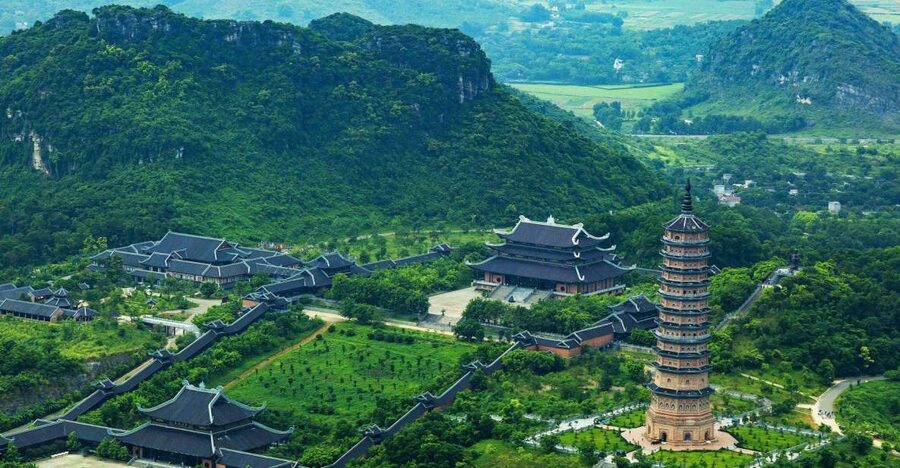 Hanoi: 3-Day Ninh Binh - Ha Long Bay, Cave, kayak, Swimming - Bai Dinh Pagoda and the 100-Ton Buddha Hike