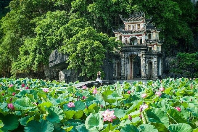 Hanoi: 3-Day Ninh Binh Trip and Ha Long Bay 4-Star Cruise - Inside the 4-star Ha Long cruise experience