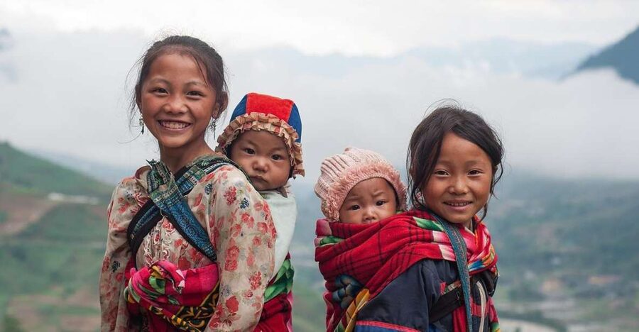 Hanoi: 3-Day Sapa Trek with Homestay - Day 1 in Sapa: the Cat Cat village circuit and an easy first taste of trekking
