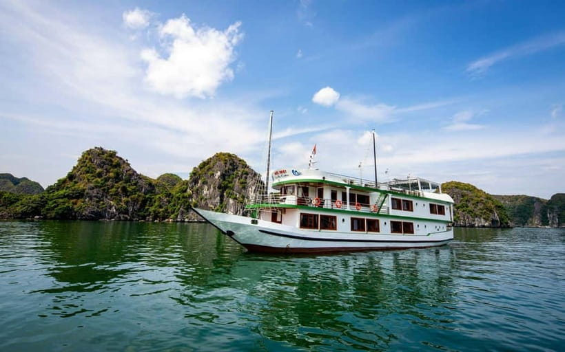 Hanoi: 3Days: Lan Ha bay: classic cruises & Ninh Binh trip - Cabins, meals, and what “included” really buys you