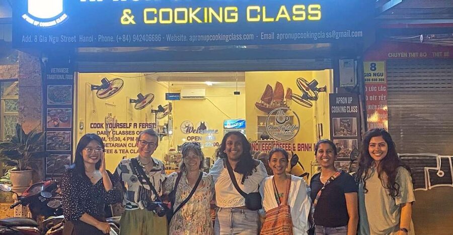 Hanoi: 5 Local Dishes Cooking Class with Meal & Market Visit - Meeting in the Old Quarter: your class starts with Apron Up