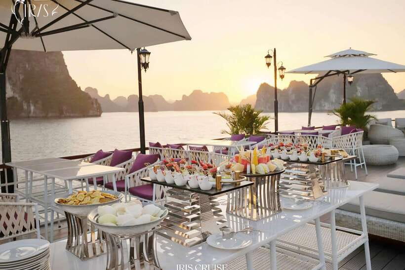 Hanoi: 5-Star Halong Bay Cruise with Lunch, Jacuzzi & Party - The 30+ Dish Buffet Lunch: More Than Just Fuel
