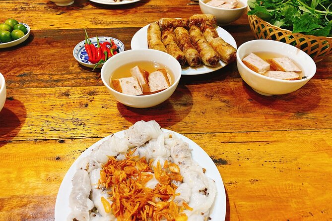 Hanoi: 7 Tasting Street Food Walking Tour and Train Street - Price and value: why $35 can be a smart buy