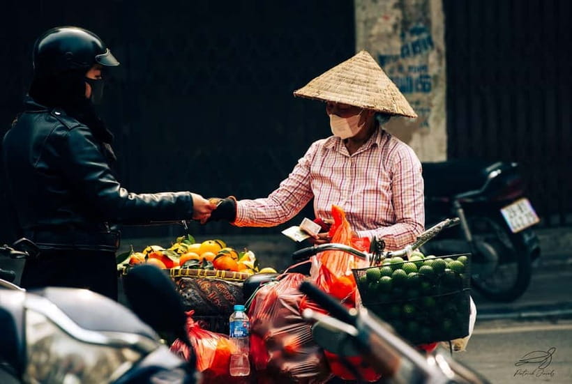 Hanoi: A culinary stroll in private & in French - The 36 Guilds district stroll and landmark photo breaks
