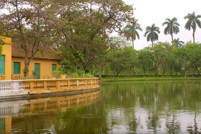 Hanoi All-In-One Tour: Highlights & Train Street & Culture & Fun - Hoa Lo Prison Museum: A War Story That Comes in Layers