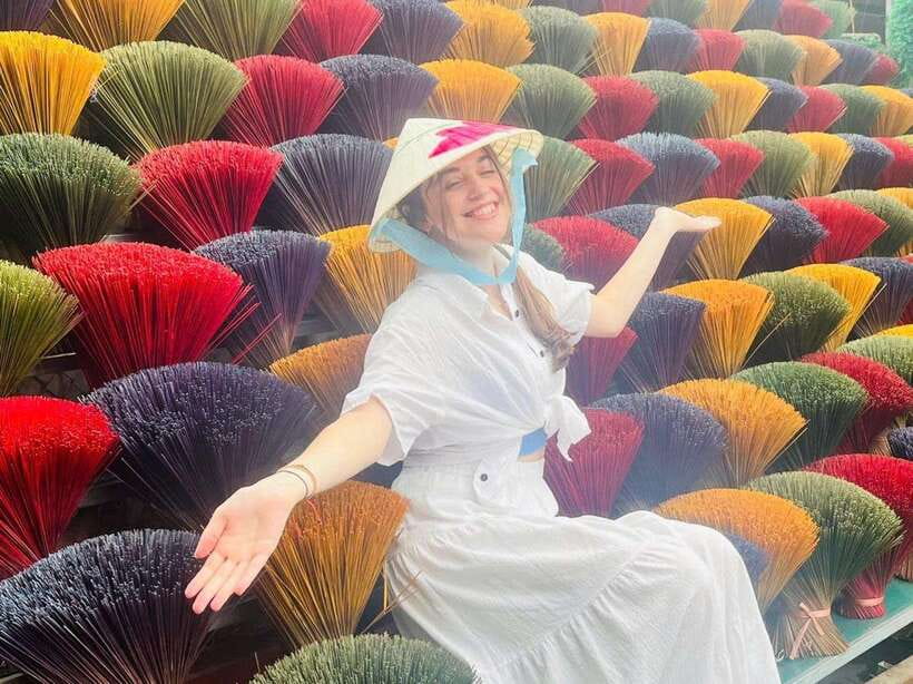 Hanoi: Artisan Tour with Incense, Hat-Making, or Ceramics - Guides, pacing, and what you’ll notice on the ground