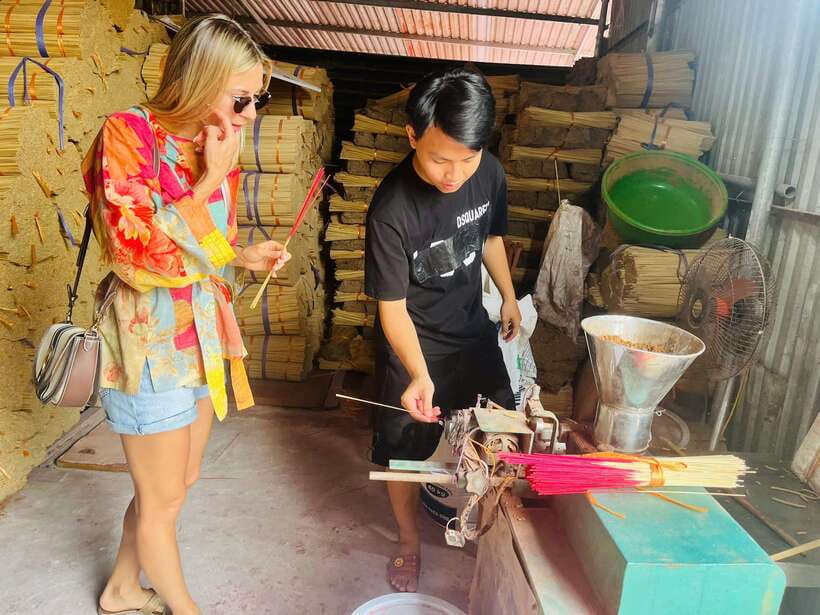 Hanoi: Artisan Tour with Incense, Hat-Making, or Ceramics - Chuong conical hat village: make and paint your souvenir