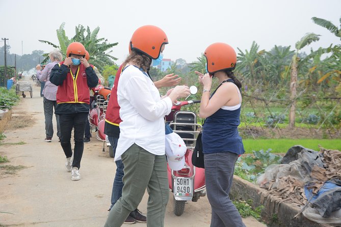 Hanoi Back Street Vespa Tours: Full Day Vespa Tours - Stop 4: Hồ Trúc Bạch and Lunch at Local Eateries