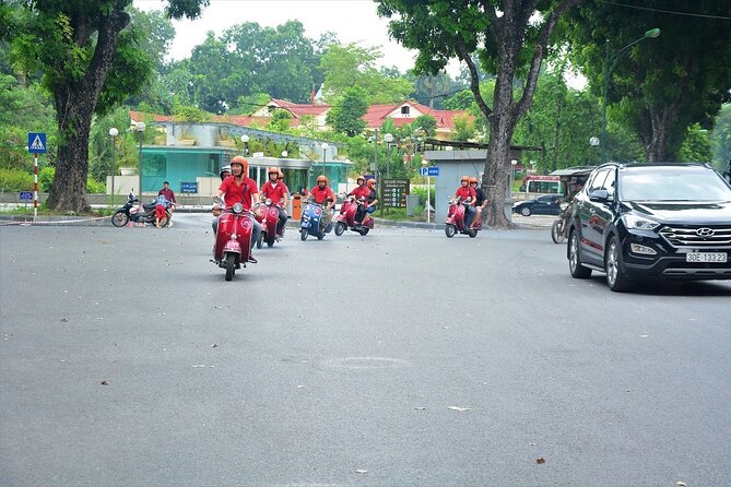 Hanoi Back Streets Vespa Tours: Hanoi Vintage Vespa Tours City - Trúc Bạch Lake lunch: local eateries and an easier way to eat well