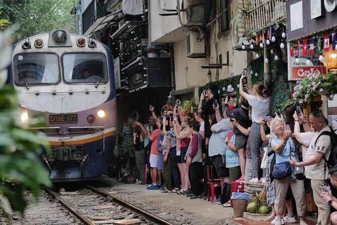 Hanoi: Bat Trang Pottery class & Train Street Private Tour - How Long It Feels: 4 Hours 30 Minutes With Travel Included