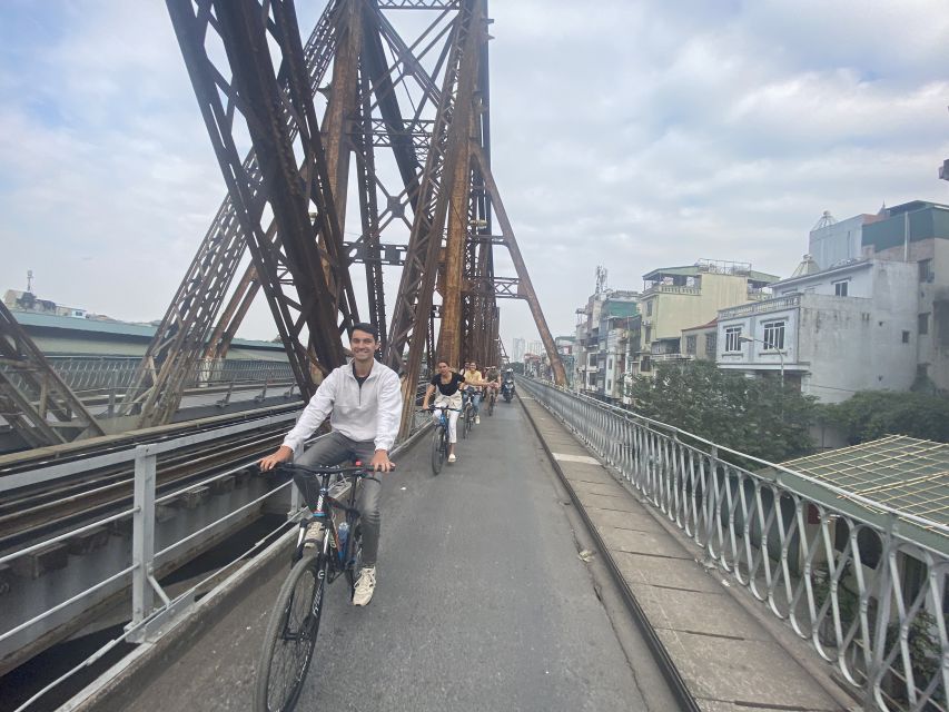 Hanoi: Bike Tour Through Hidden Gems and Banana Island - Hồ Hữu Tiệp: a guided stop with real atmosphere
