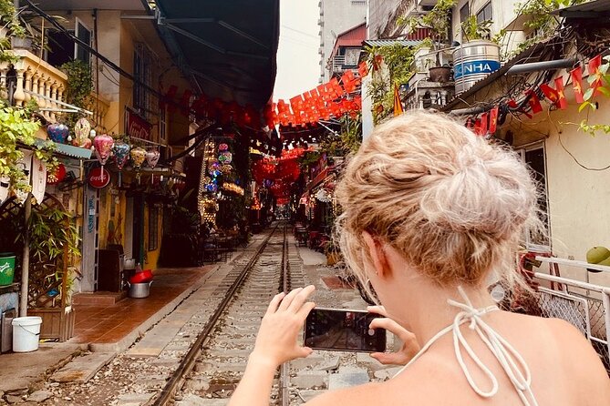 Hanoi Bike Tour with Food - Highlights & Local Life - Phở cuốn Hương Mai: the food finale that actually teaches you Hanoi