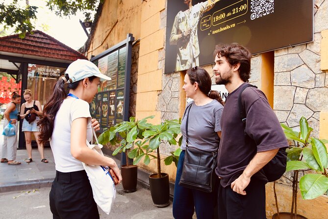 Hanoi Bike Tour with Food - Highlights & Local Life - Hoa Lo Prison: starting with real context, not vague facts