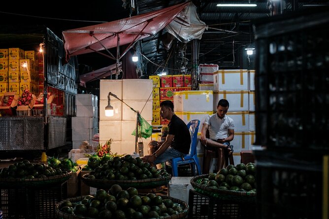 Hanoi by Night Photo Tour - The tea shop photo review: why the end matters as much as the shooting
