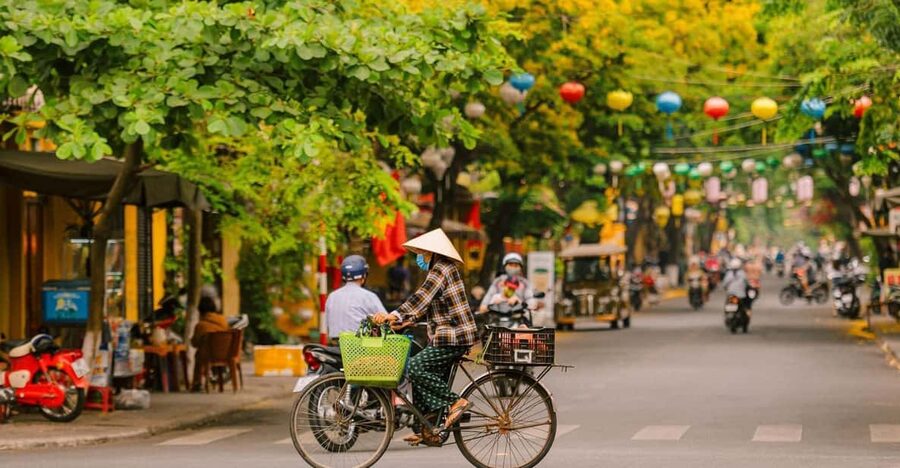 Hanoi City Half Day - A City Saves Traditional Beauties - One Pillar Pagoda: the symbol you recognize