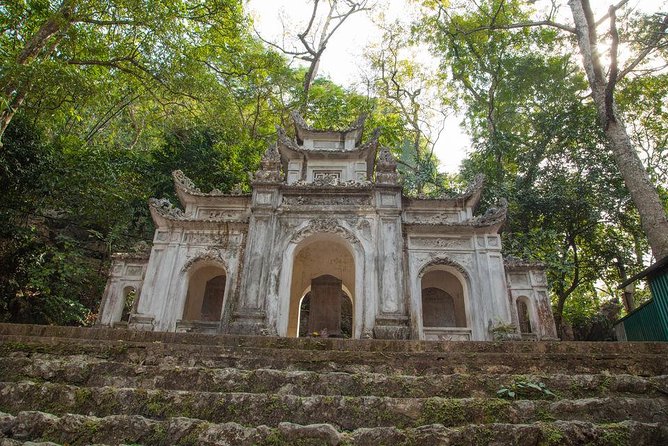 Hanoi City Half Day Private Tour included train street, meals - Ho Chi Minh Mausoleum: A Monument Visit That’s Short on Time