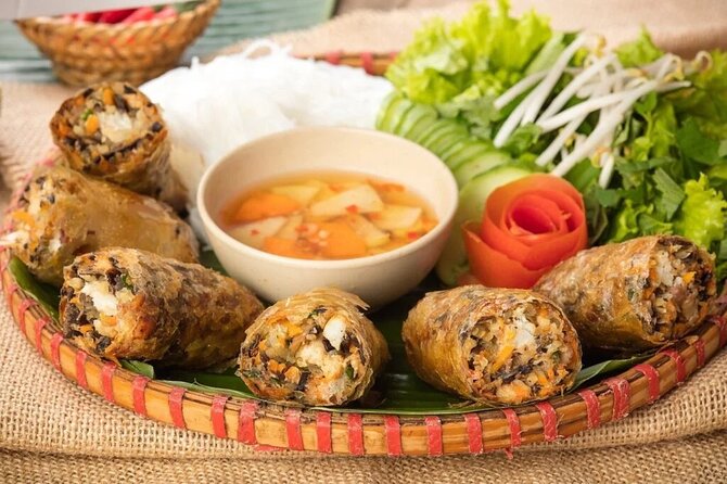 Hanoi City Highlight Full Day Tour With Bat Trang Pottery Village - Bat Trang Pottery Village: Watch, Try, and Sip Tea
