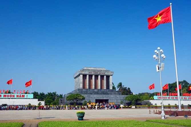 Hanoi City Motorbike Tour with Banana Island and Local Food - Long Bien Bridge and Train Street: iconic Hanoi, up close
