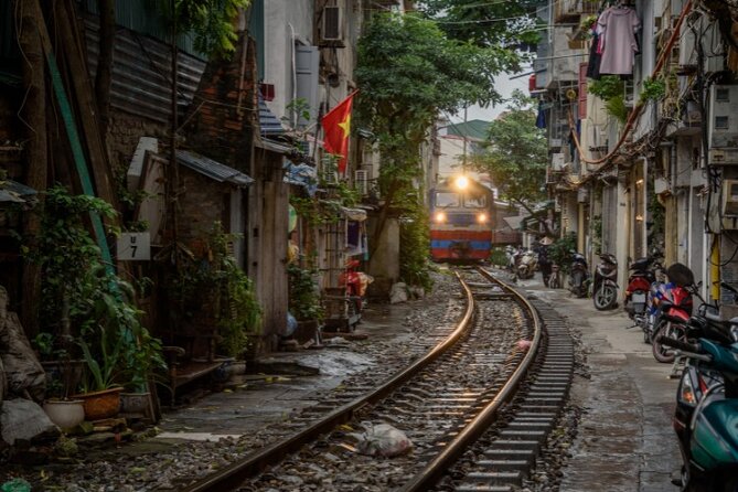 Hanoi City Motorbike Tour with Banana Island and Local Food - Tran Quoc Pagoda: a quiet reset before the wartime memorial