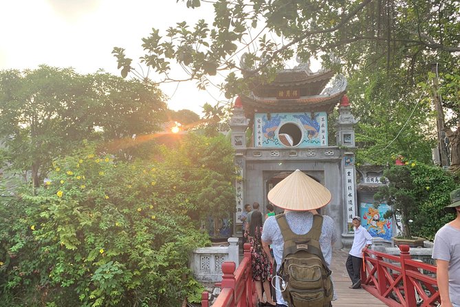 Hanoi City Sightseeing and Street Food Tour - Long Bien Bridge: an old link still sharing daily life