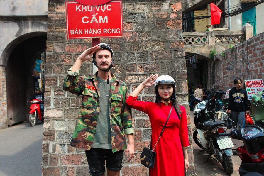 Hanoi: City Sightseeing Motorbike Tour - West Lake and Ba Dinh: Tran Quoc pagoda to Ho Chi Minh’s monuments
