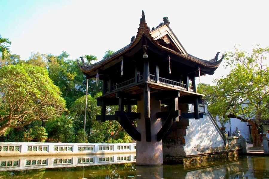 Hanoi: City Sightseeing Motorbike Tour - Lunch and egg coffee: an included break that tastes like Hanoi