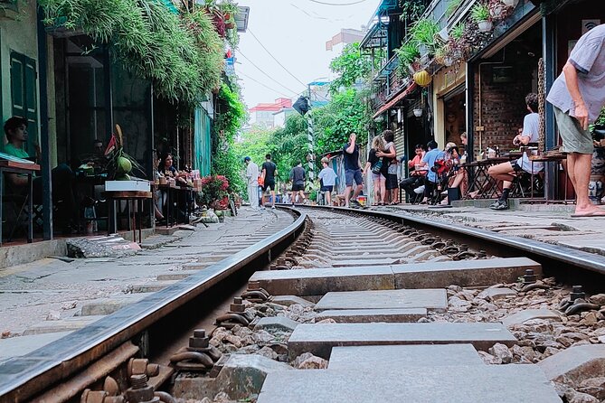 Hanoi city tour and drinking beside railway- group tour - Lunch in the Old Quarter: fueling up before the rails