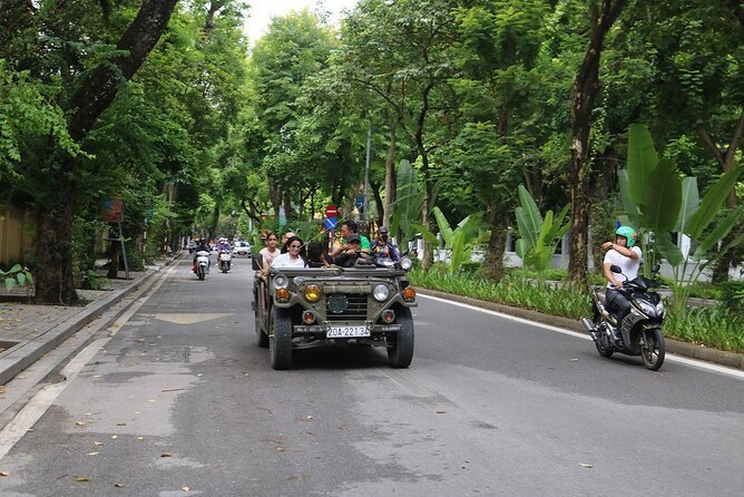 Hanoi City Tour Highlight, Train Street Combine visit Countryside - Duờng Tàu Train Street: coffee, rail-side walking, and photo math