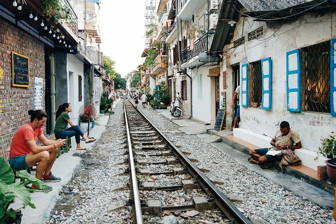 Hanoi City Tour: Private Half-Day to Hidden Corners &Train Street - Stop 3: Train Street and coffee—how to enjoy the wait for the train