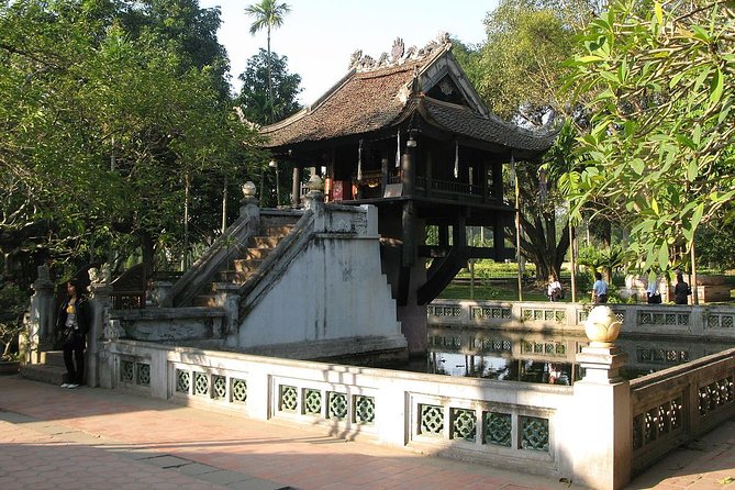Hanoi City Tour: Private Half-Day to Hidden Corners &Train Street - Stop 6: Long Bien Bridge and Long Bien Station—old railway drama over the river