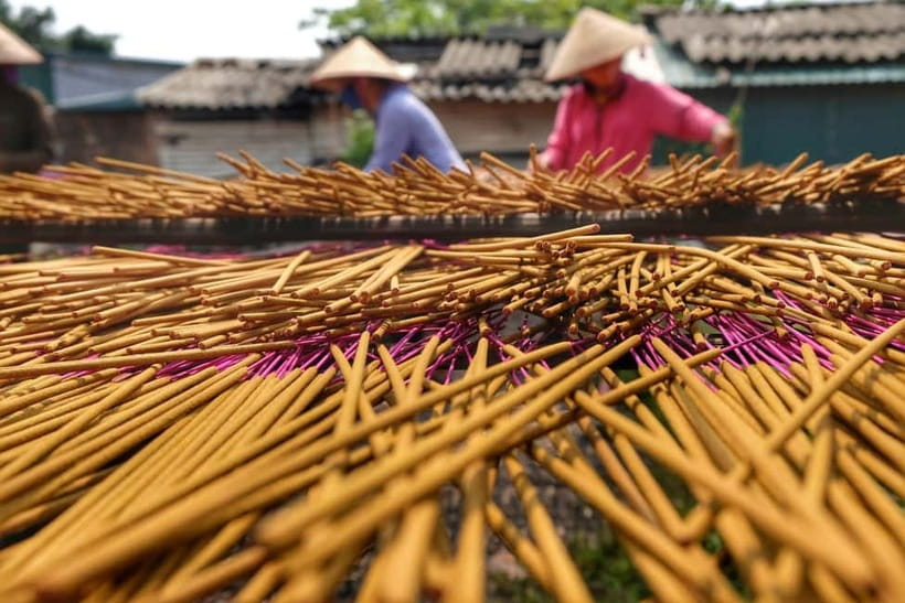Hanoi: Conical Hat Village & Incense Village SMALL GROUP - Chuong Village market and the 10th of the third lunar month festival