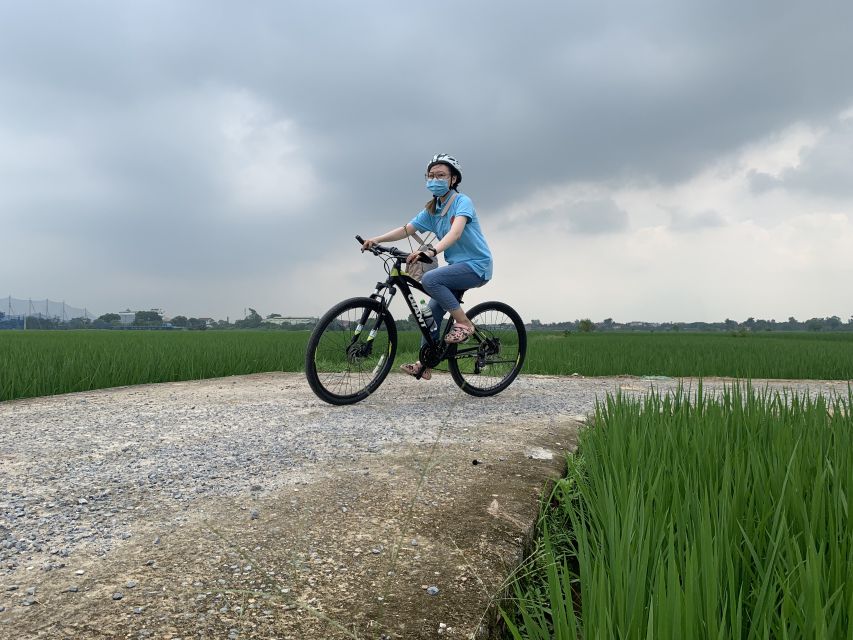 Hanoi Countryside Bike Tour: Red River Culture & Daily Life - Crossing the Red River: bridge wheels or a small-boat shortcut