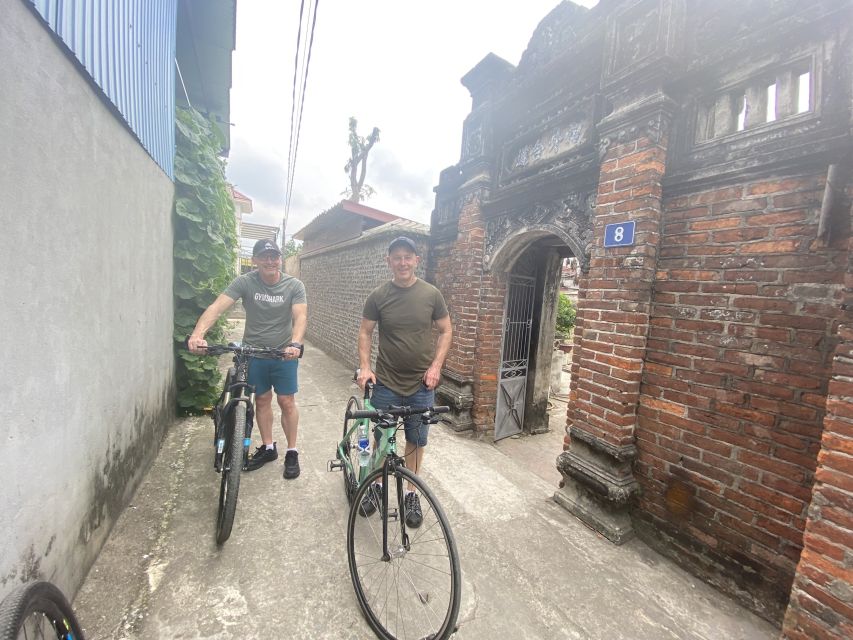 Hanoi Countryside Bike Tour: Red River Culture & Daily Life - Visiting locals and chatting about real daily life