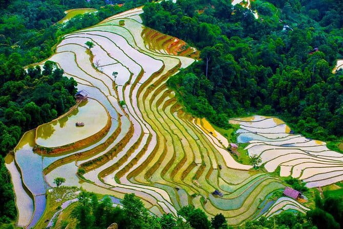 Hanoi Countryside By Bike & Local House and Food Tasting - Dong Anh countryside stop: the calm part of the route