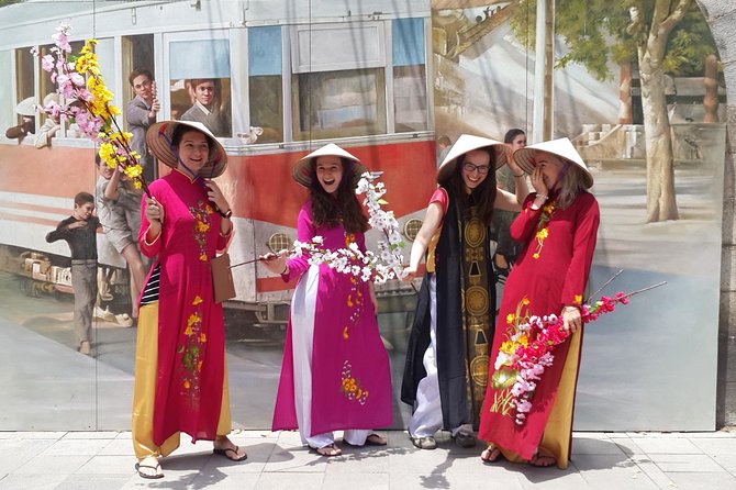 HANOI CULTURAL DISCOVERY TOUR ( "5 in 1" 4 hours - Special Package!) - Áo dài costume time: why the photo props change the whole tour