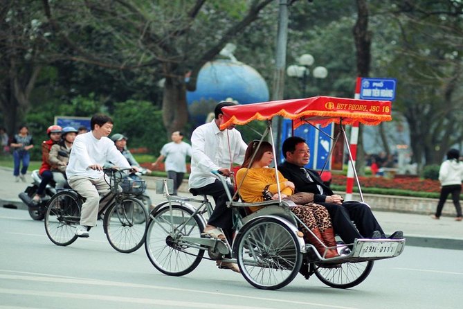 Hanoi Cyclo Ride and Water Puppet Show - A Morning Lineup: Mausoleum, One Pillar Pagoda, and the Temple of Literature